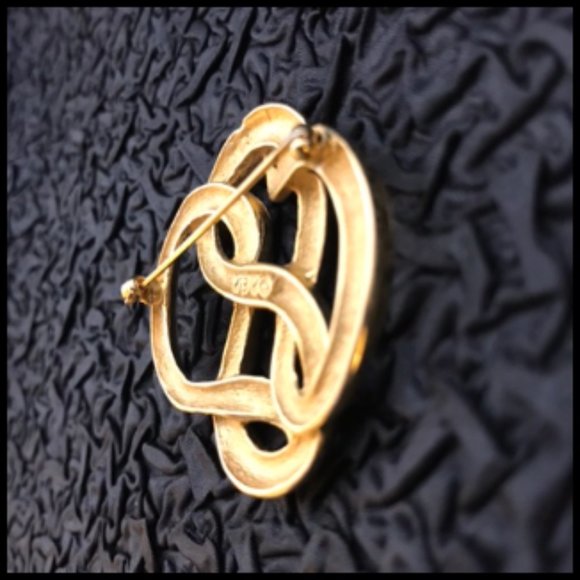 P.E.P. | Jewelry | Vintage C Pep Twist Twirl Ribbon Design Pin | Poshmark